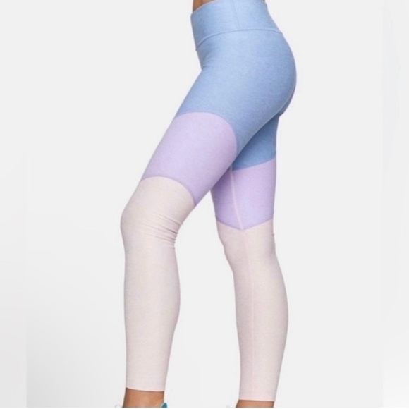 Outdoor Voices Lilac/Lavender/Dahlia 7/8 Spring Leggings
Size XSmall - Picture 2 of 7